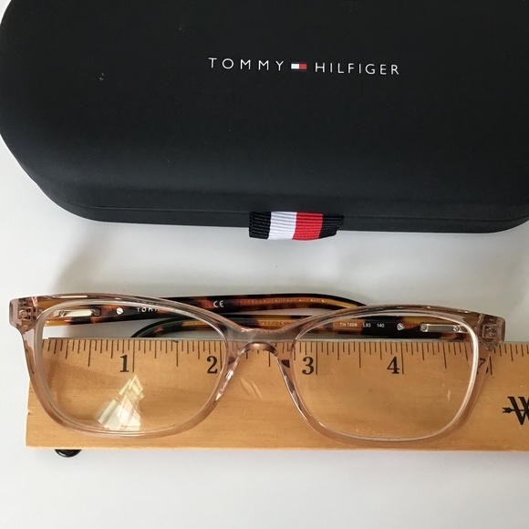 Tommy Hilfiger Glasses & Hard Case - Picture 15 of 15
